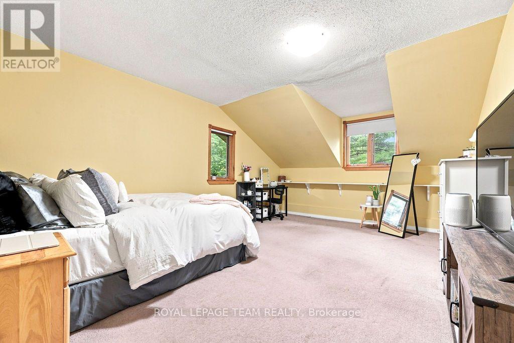 2193 FOYMOUNT ROAD - 27