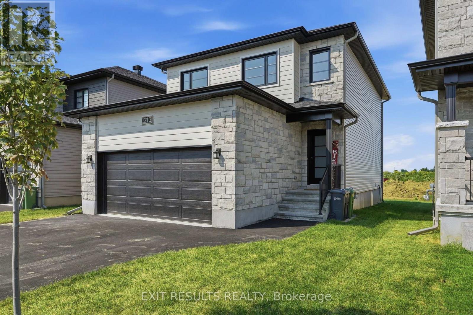 1213 MONTBLANC CRESCENT - 2