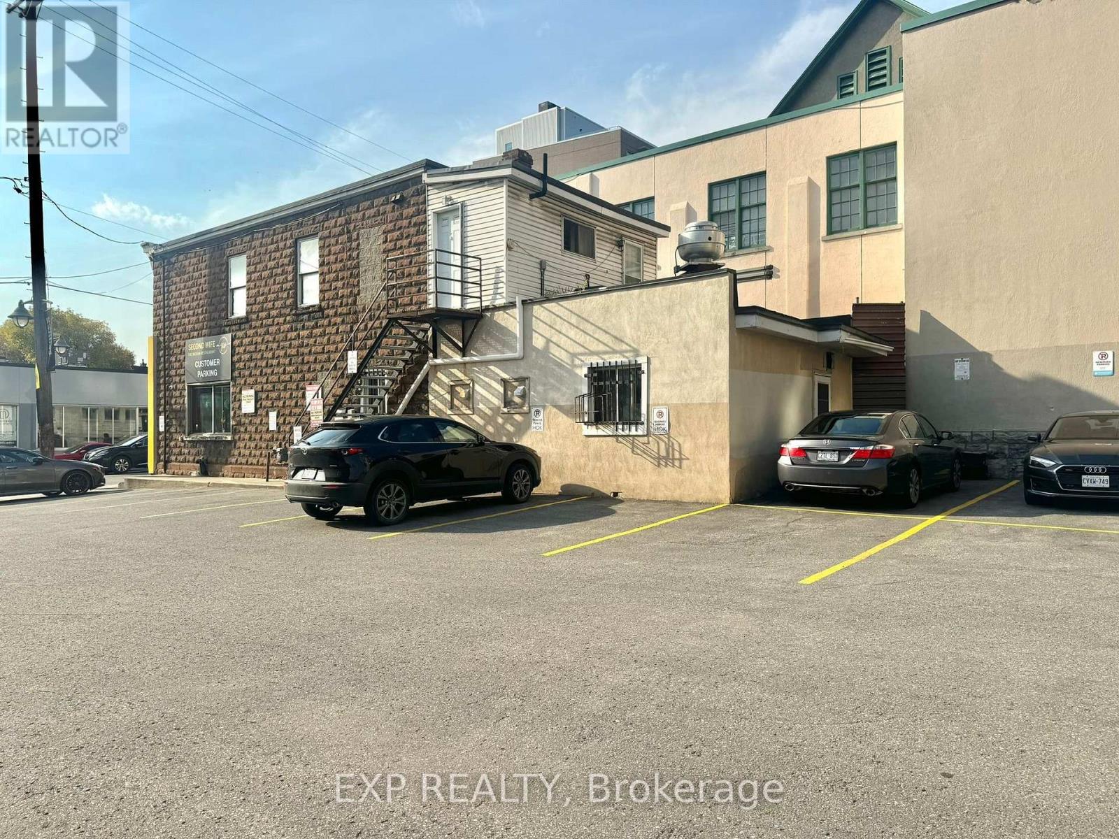 Business for Sale in Ottawa – 511 BANK STREET, Ottawa – MLS# X13764372 - Image 17