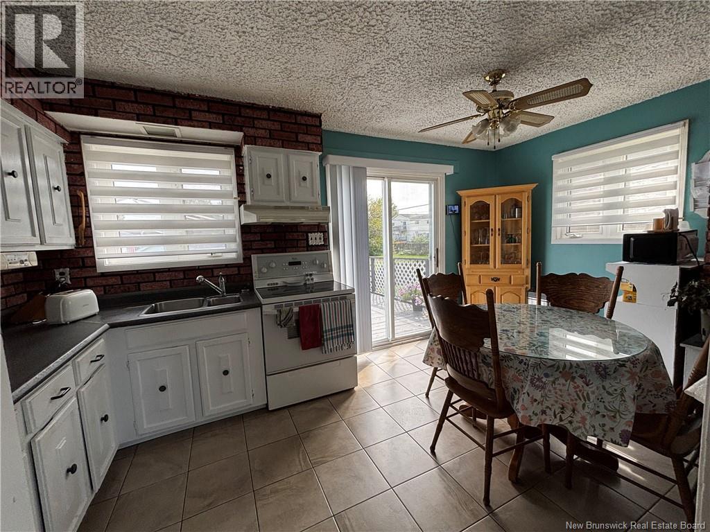 810 Couture Street - 12