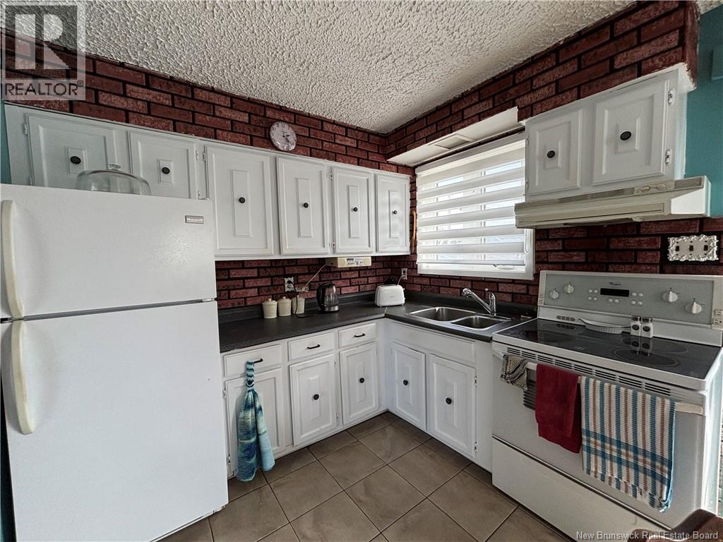 810 Couture Street - 13