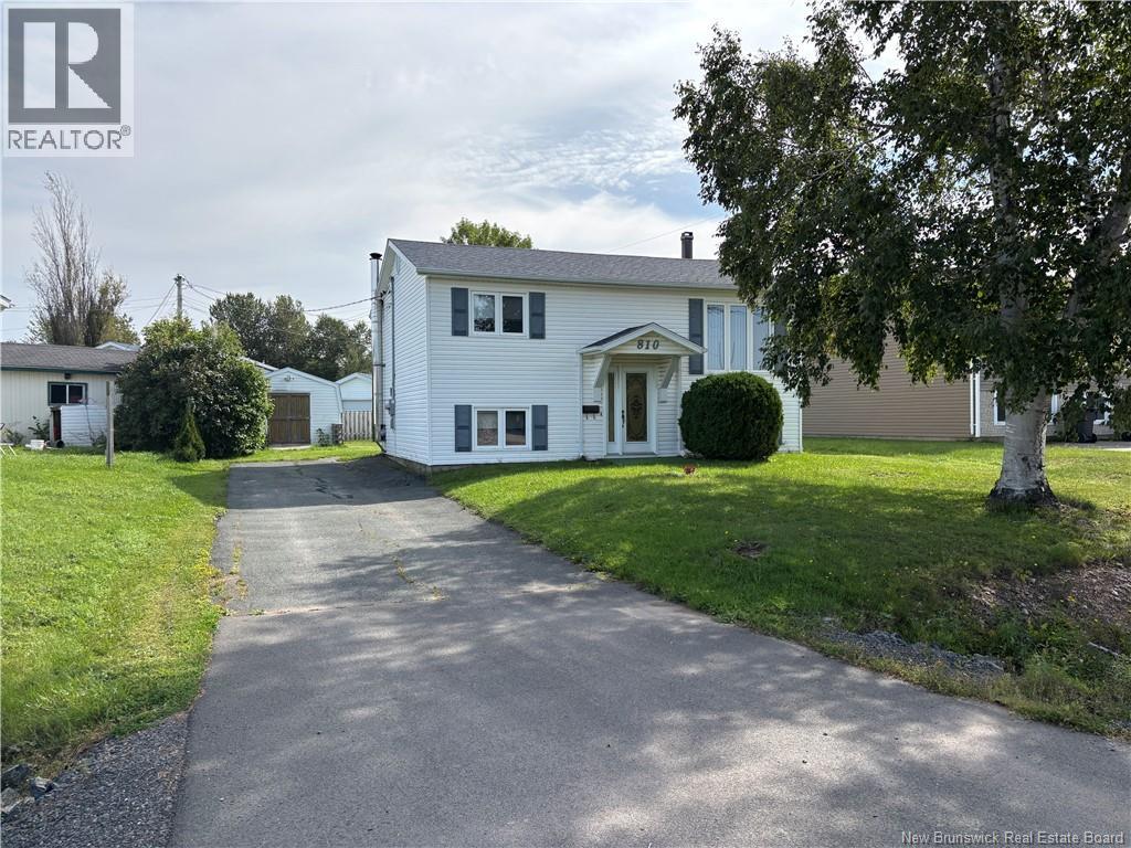810 Couture Street - 3