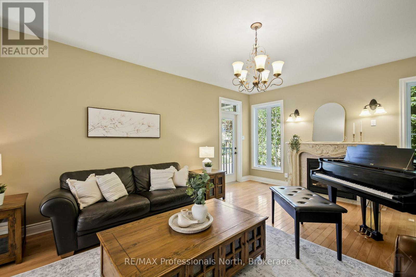 9 MELANE COURT, Bracebridge (Macaulay) — photo 6
