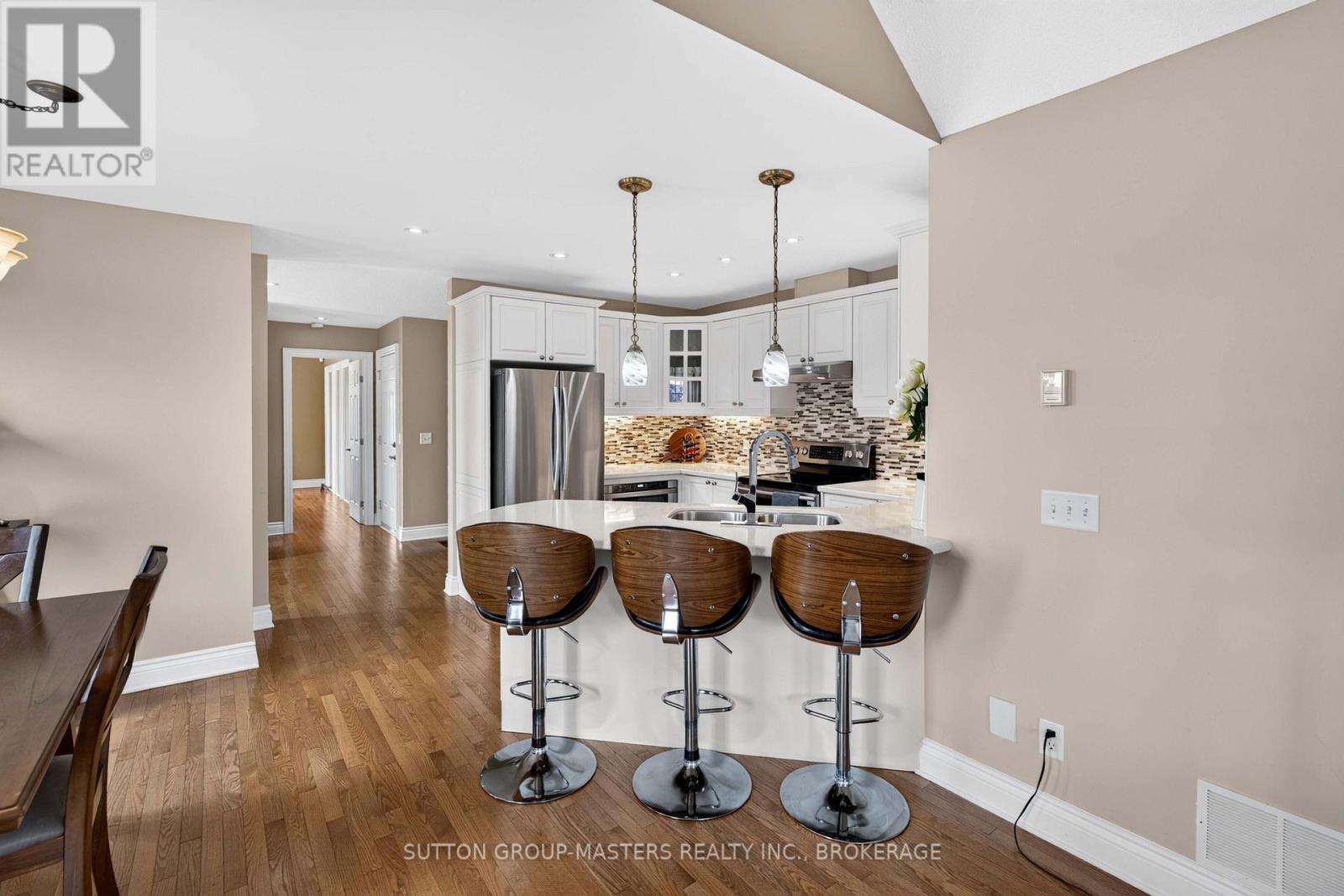 100 BRITANNIA CRESCENT - 12