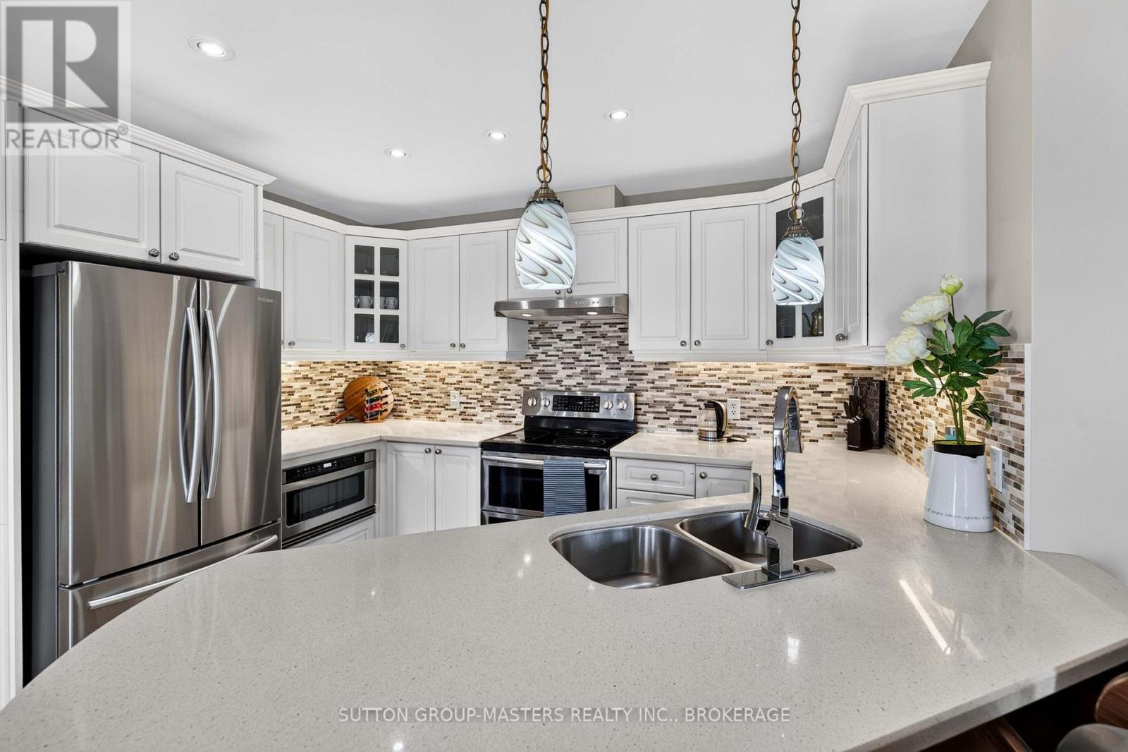 100 BRITANNIA CRESCENT - 13