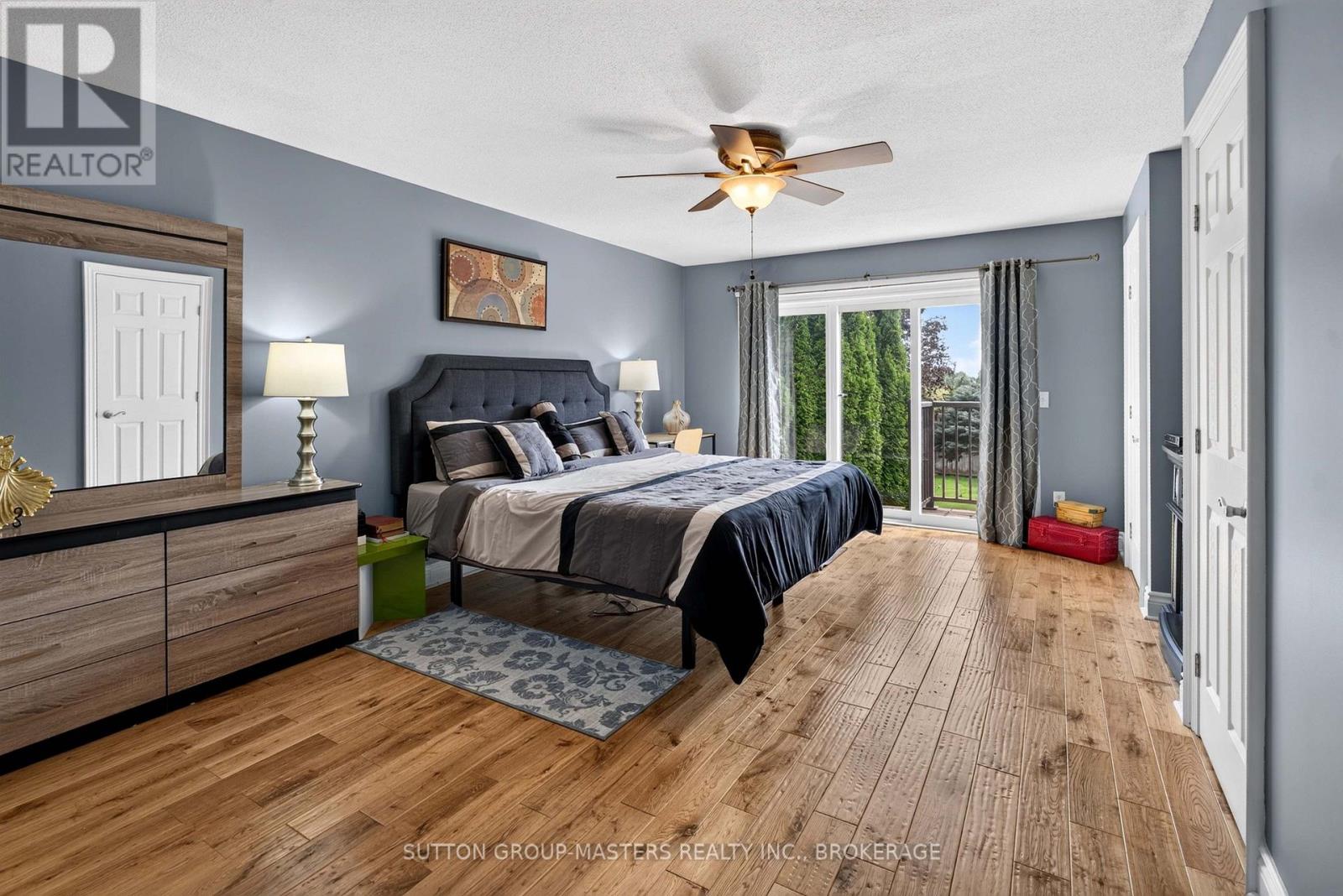 100 BRITANNIA CRESCENT - 22