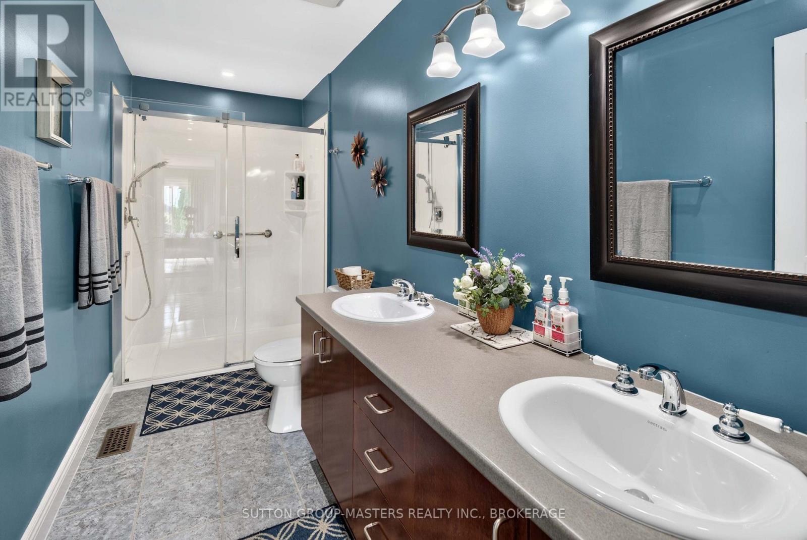 100 BRITANNIA CRESCENT - 25