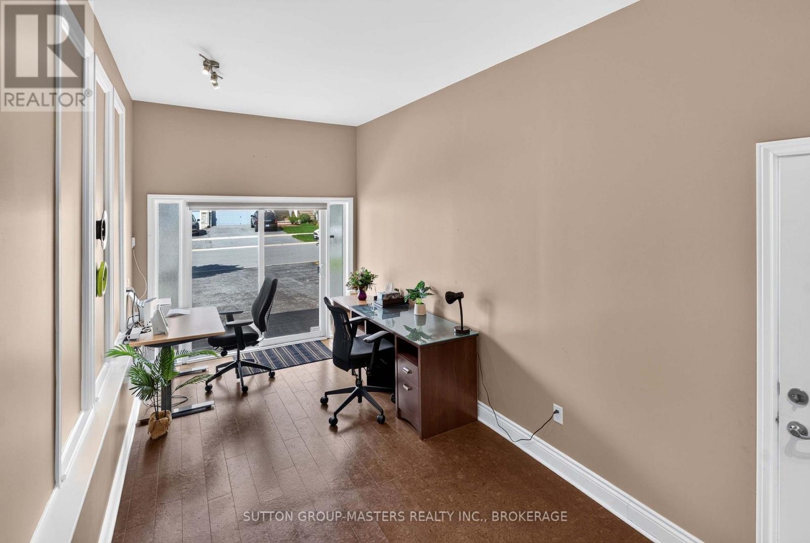 100 BRITANNIA CRESCENT - 28