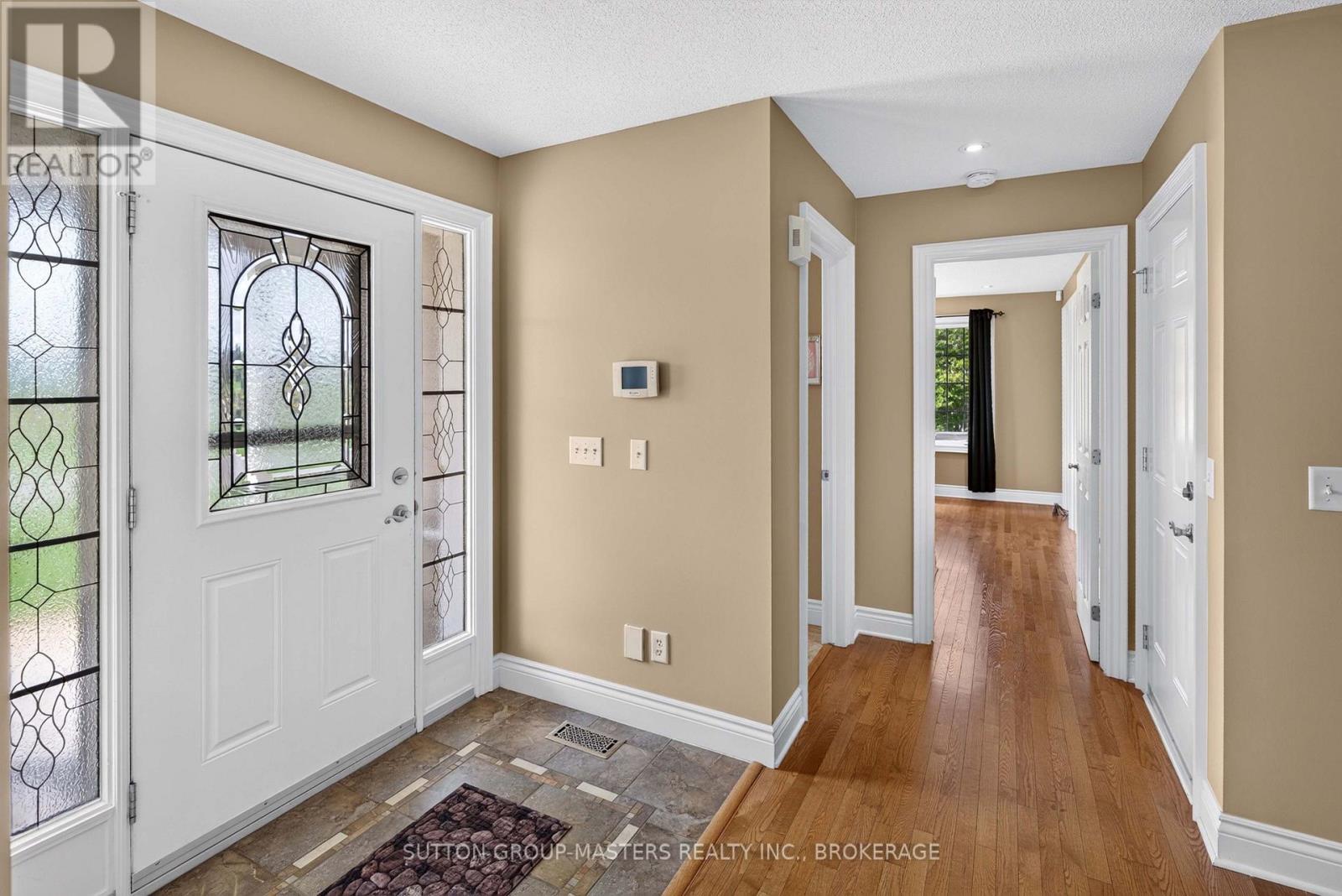 100 BRITANNIA CRESCENT, Loyalist (Bath) — photo 5