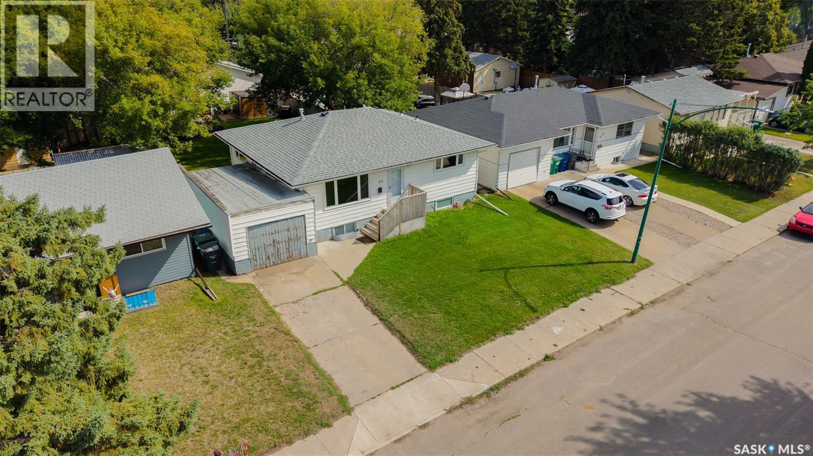 614 Q AVENUE N, Saskatoon Saskatchewan — photo 2