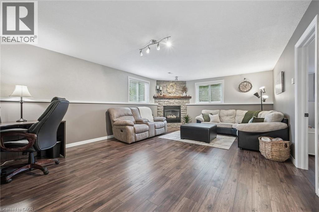 3 PEREGRINE Crescent - 17