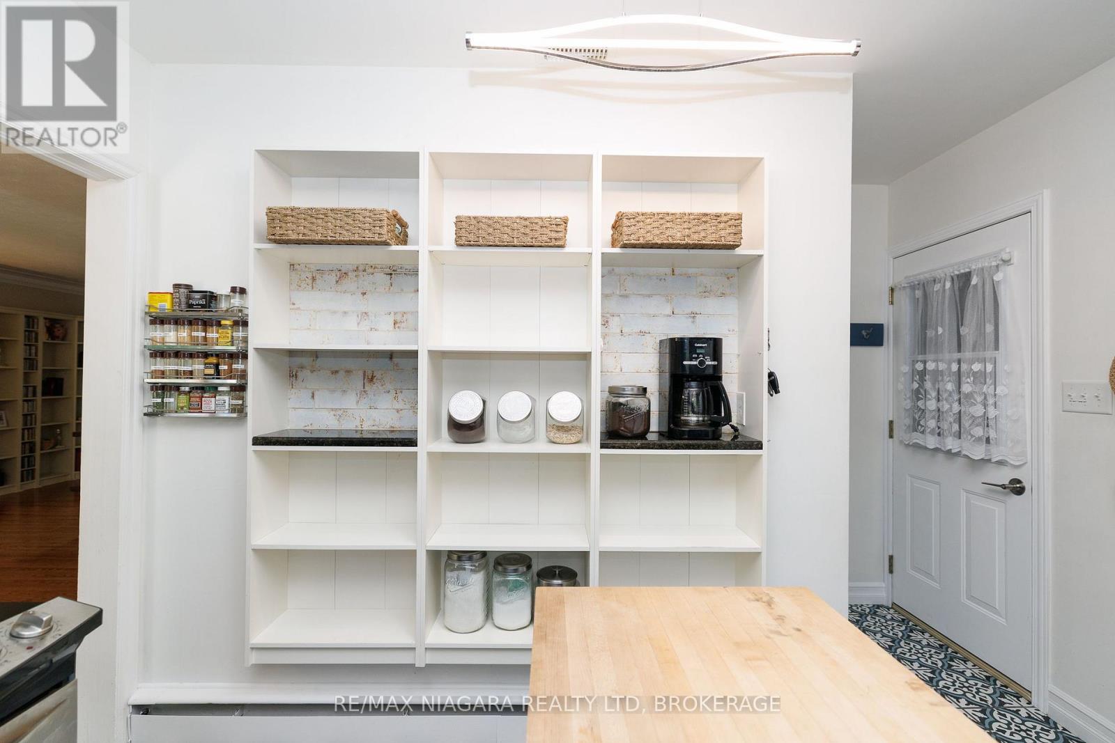 6329 GOODSIR CRESCENT - 15