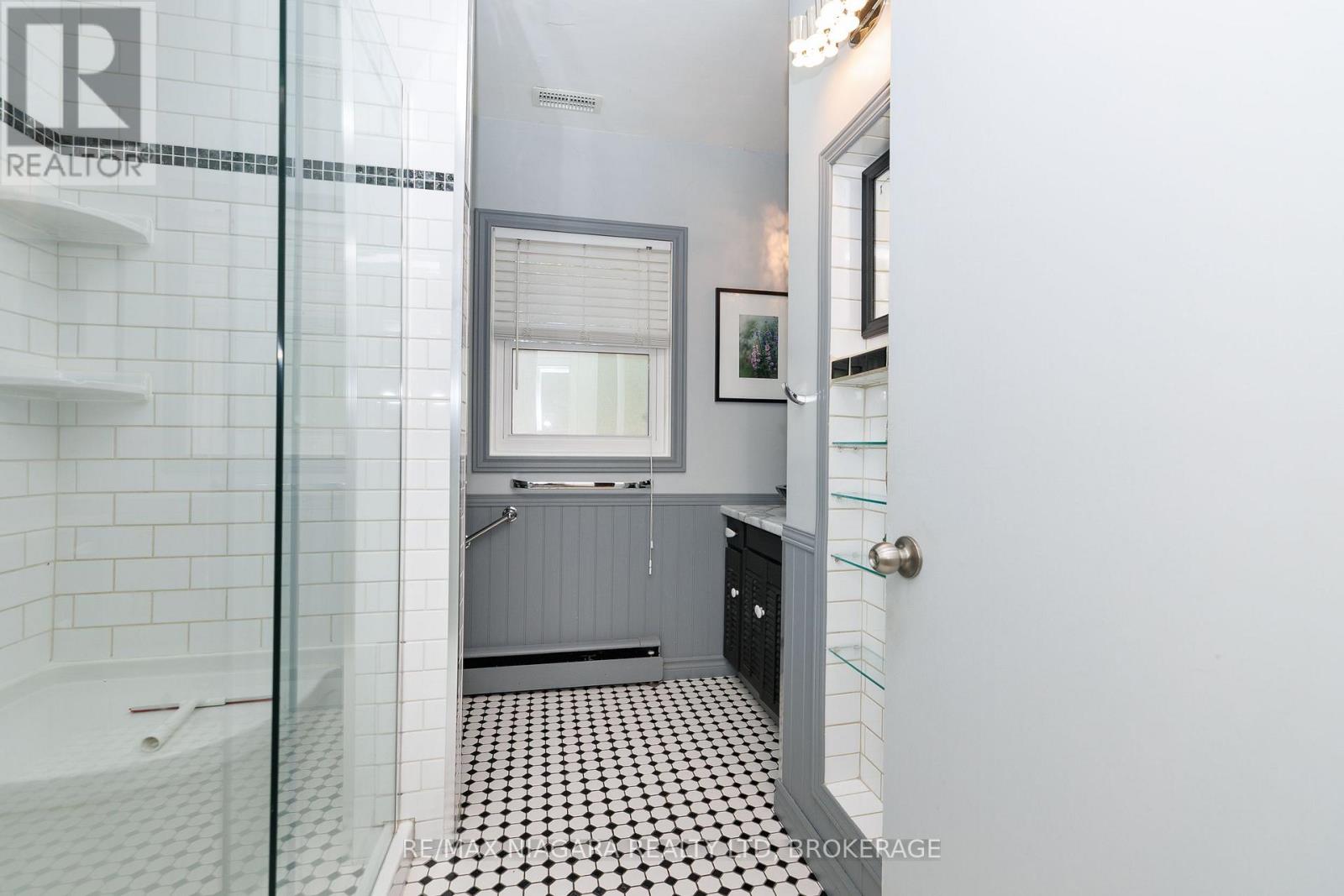 6329 GOODSIR CRESCENT - 16