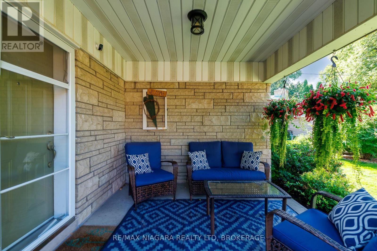 6329 GOODSIR CRESCENT - 2