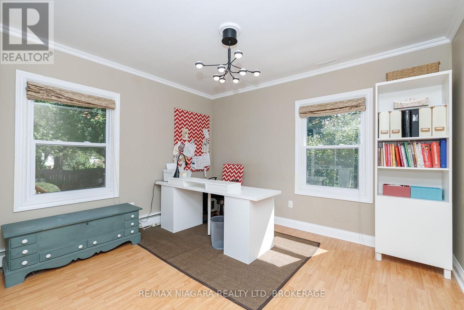 6329 GOODSIR CRESCENT - 22