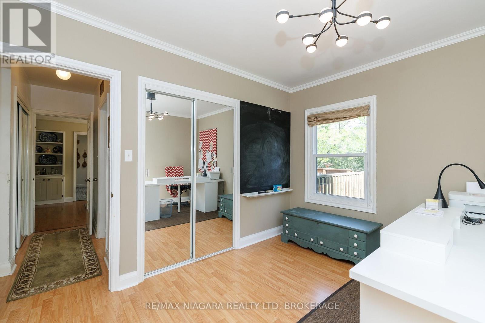 6329 GOODSIR CRESCENT - 23