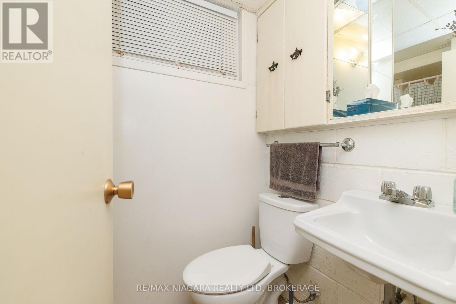 6329 GOODSIR CRESCENT - 29