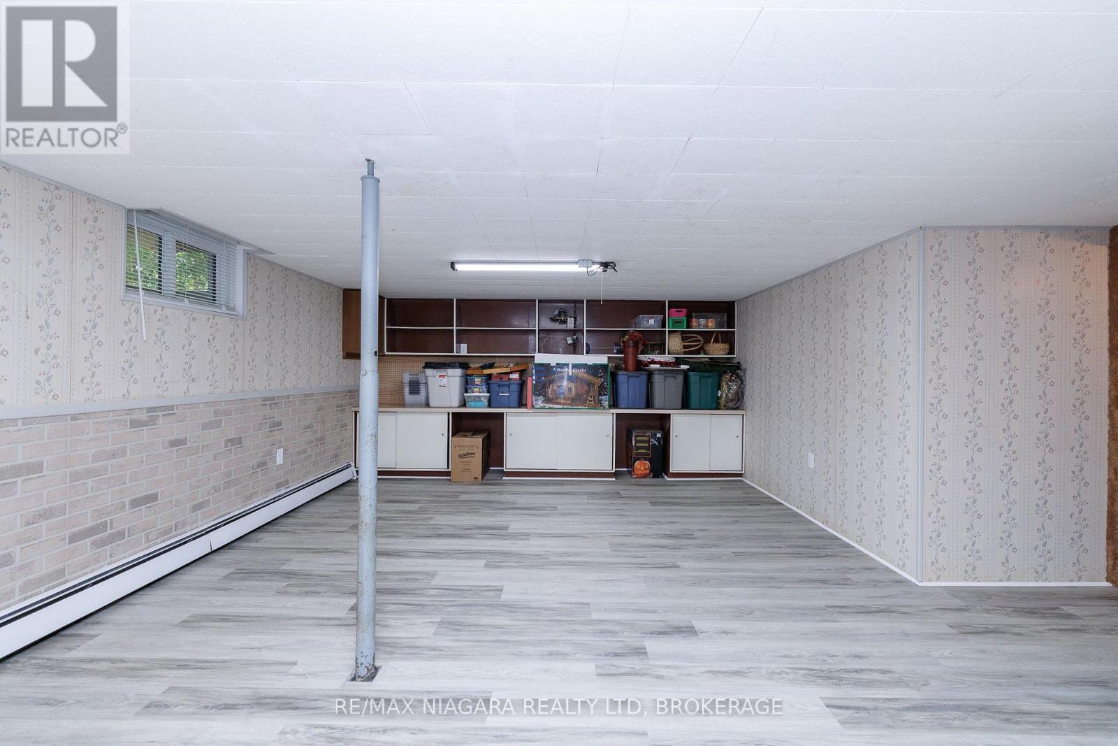 6329 GOODSIR CRESCENT - 31
