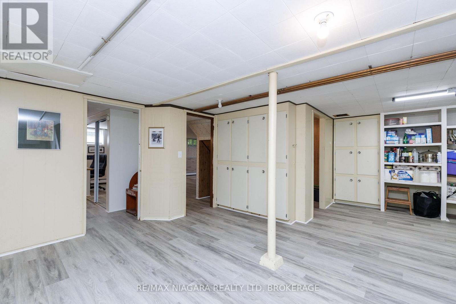 6329 GOODSIR CRESCENT - 34