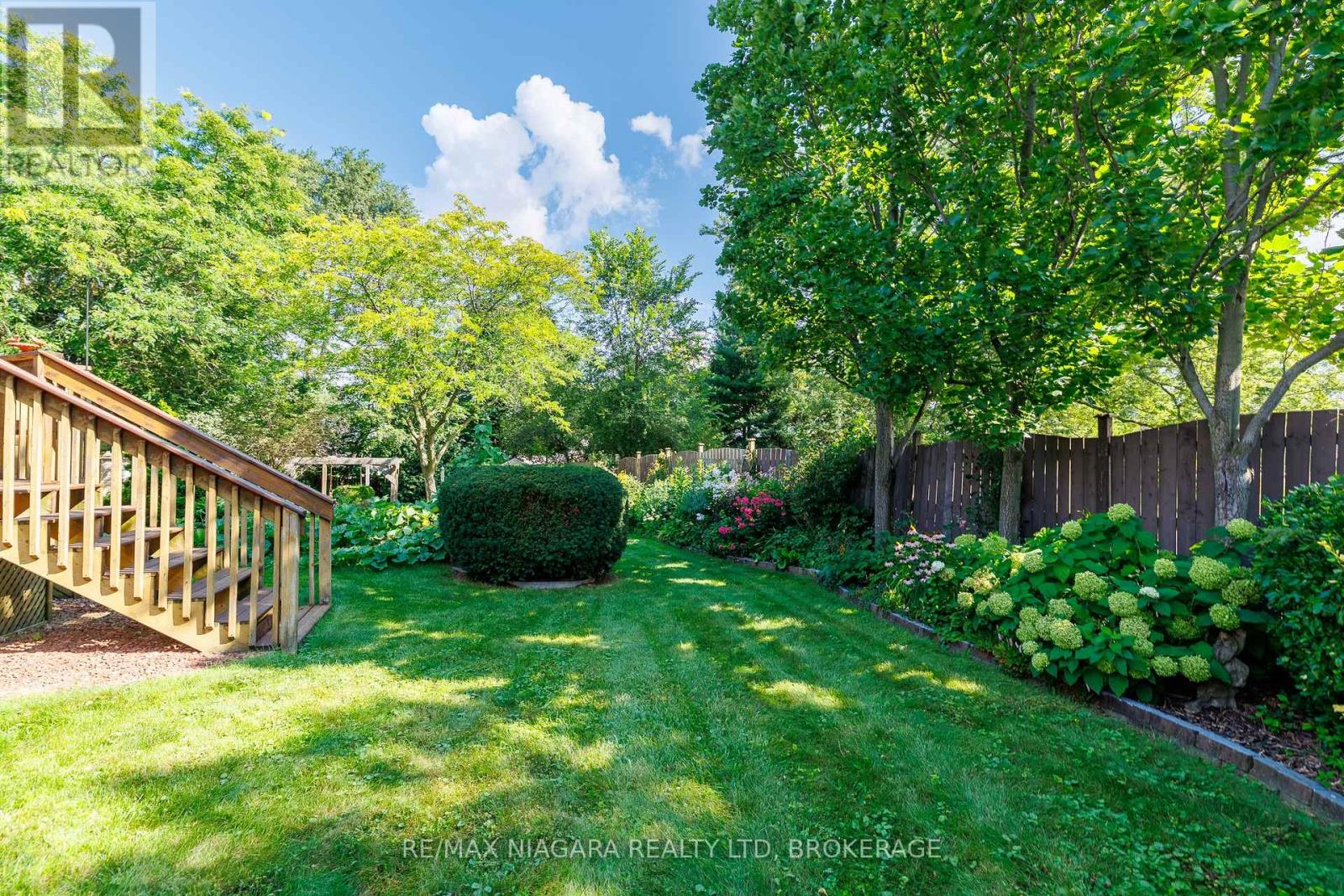 6329 GOODSIR CRESCENT - 42