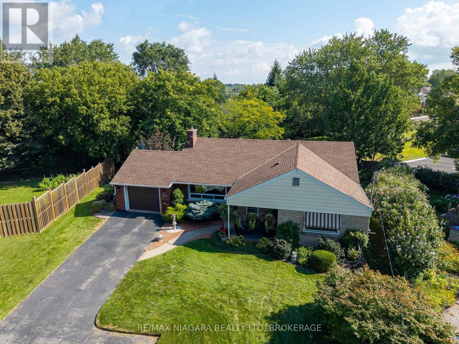 6329 GOODSIR CRESCENT - 47