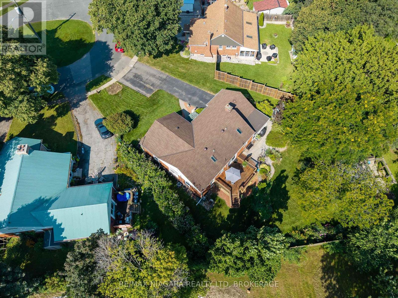 6329 GOODSIR CRESCENT - 48