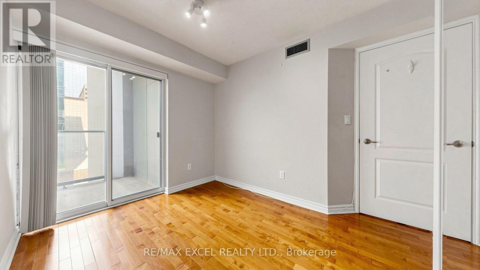 #506 30 HAYDEN STREET - 19
