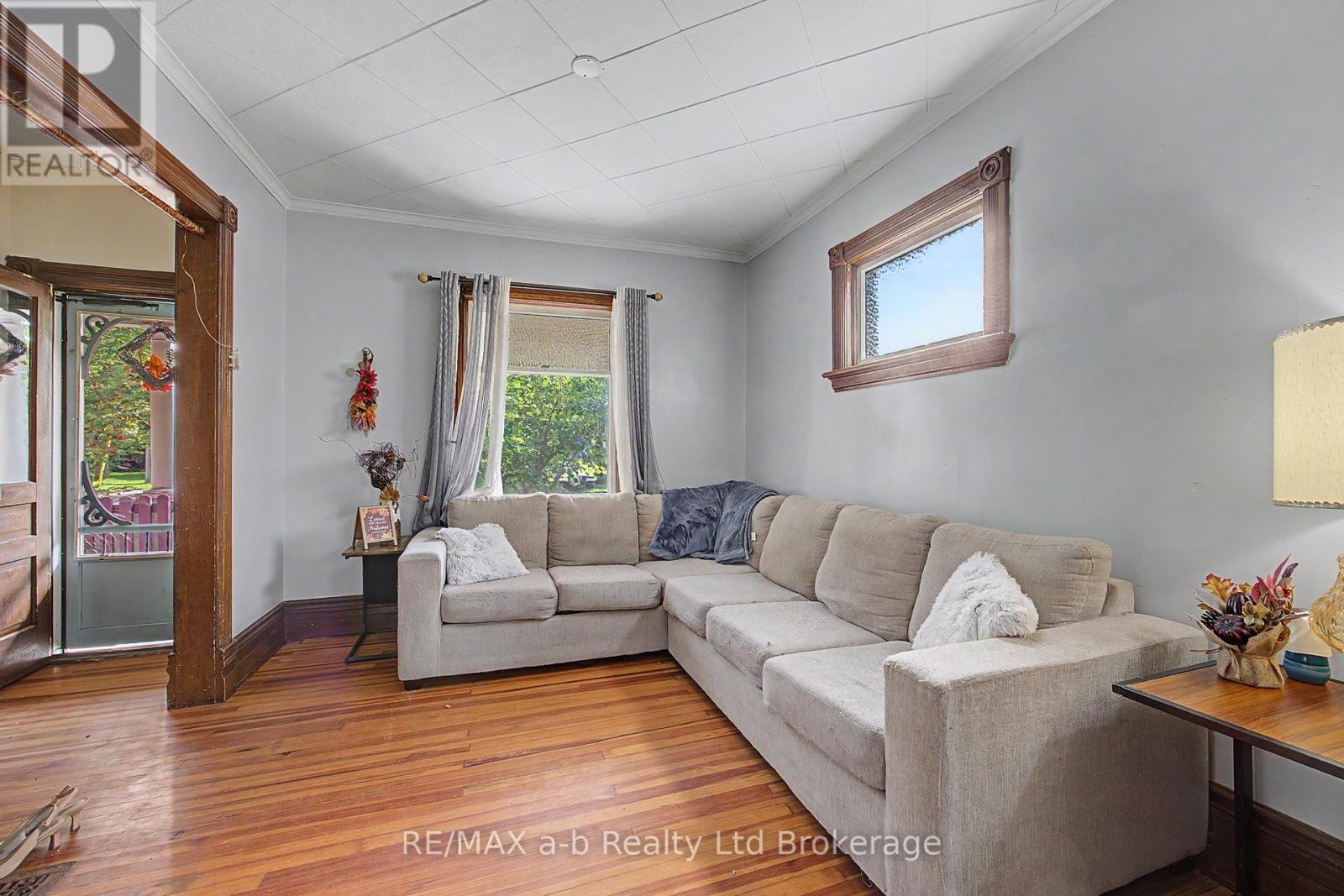 225 GRAHAM STREET - 10