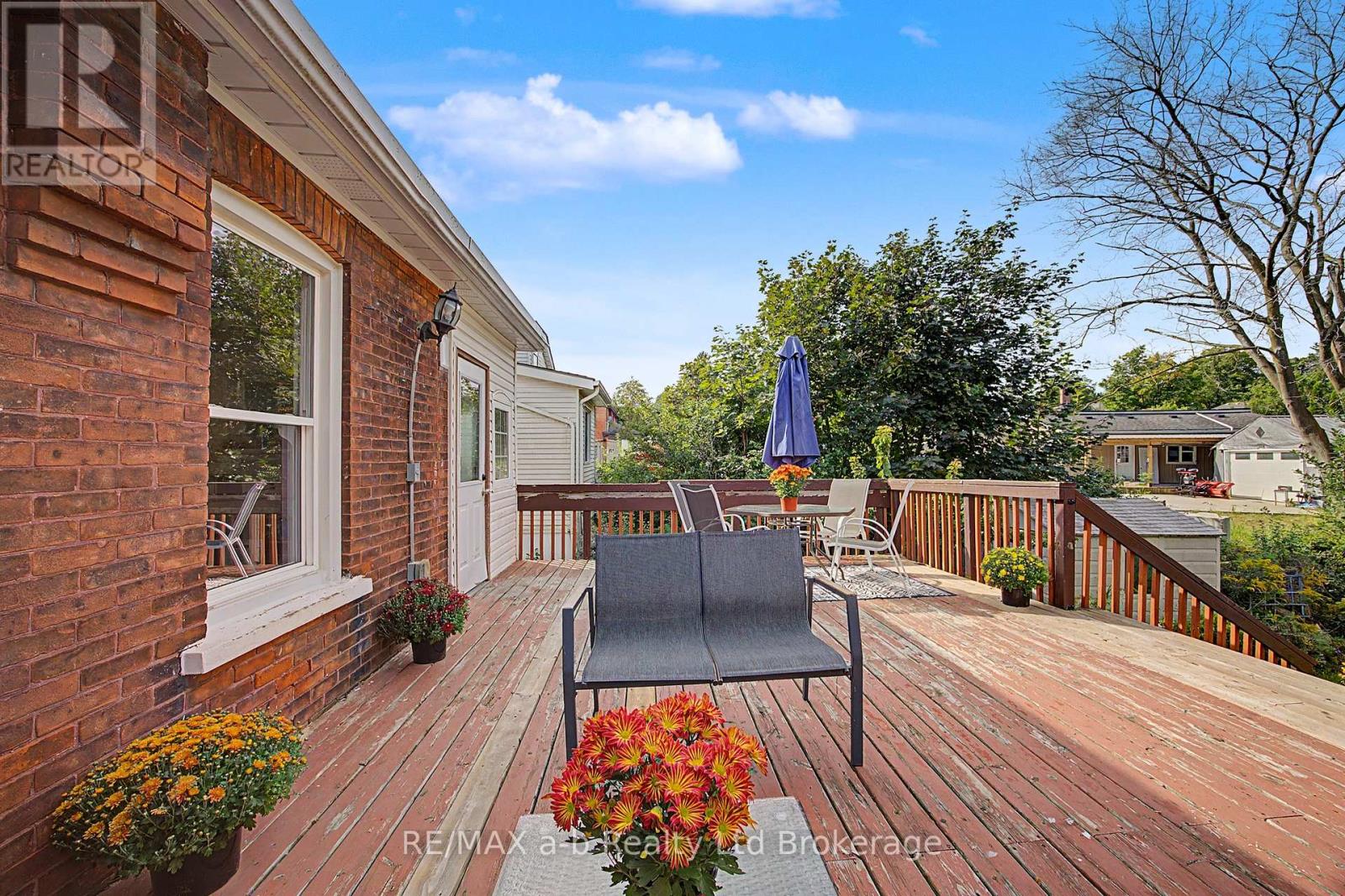 225 GRAHAM STREET - Image 28