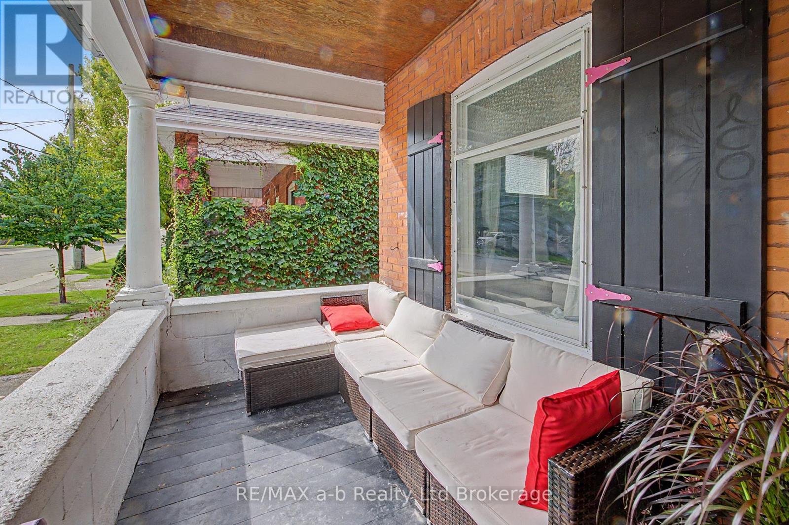 225 GRAHAM STREET, Woodstock (Woodstock - North) — photo 3