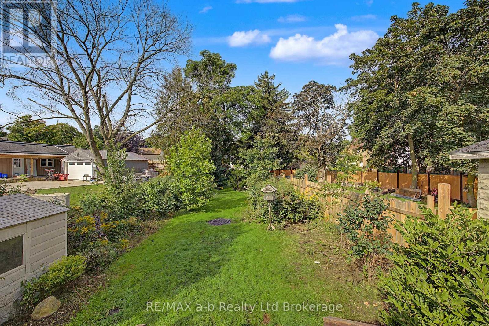 225 GRAHAM STREET - 32