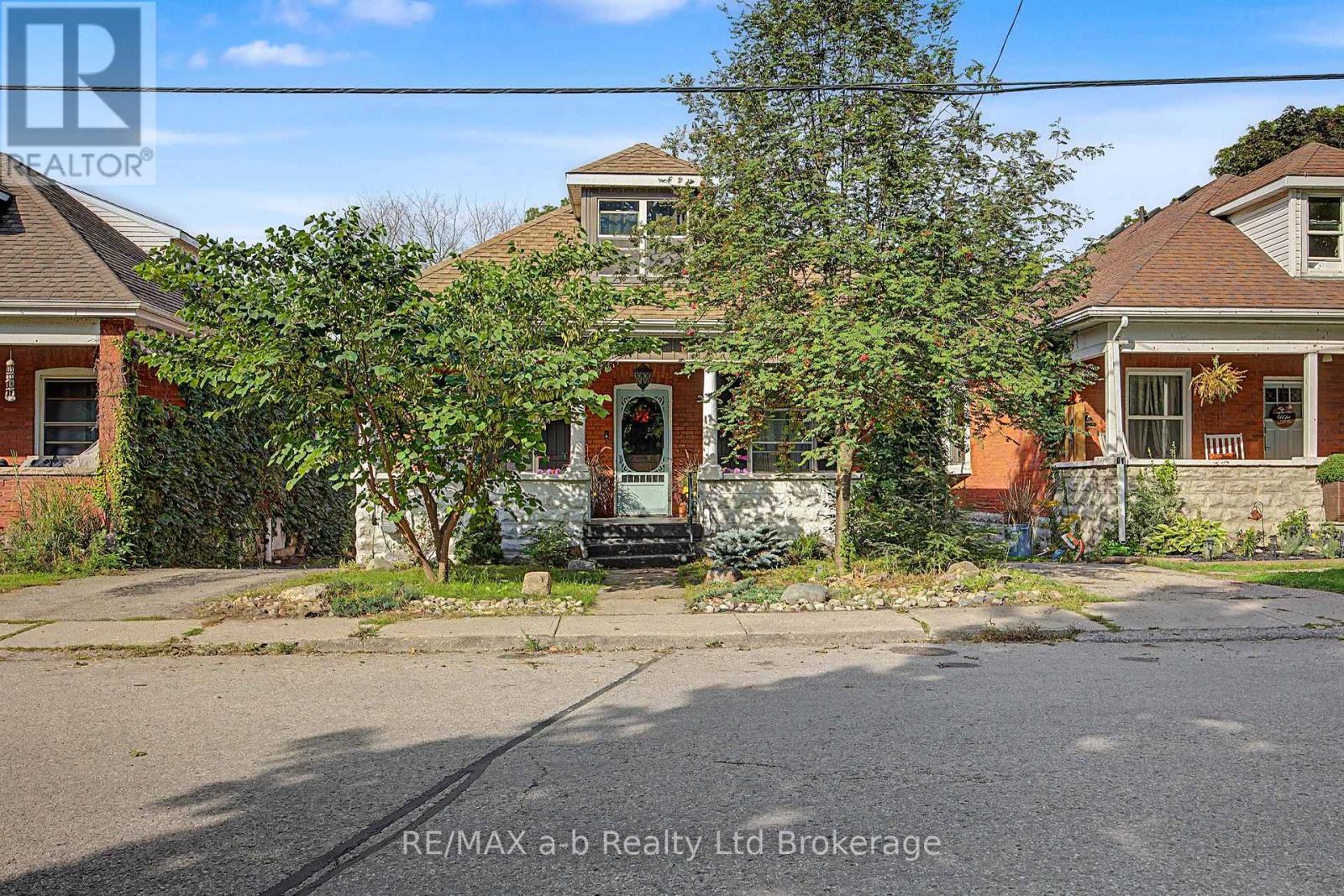 225 GRAHAM STREET - Image 35