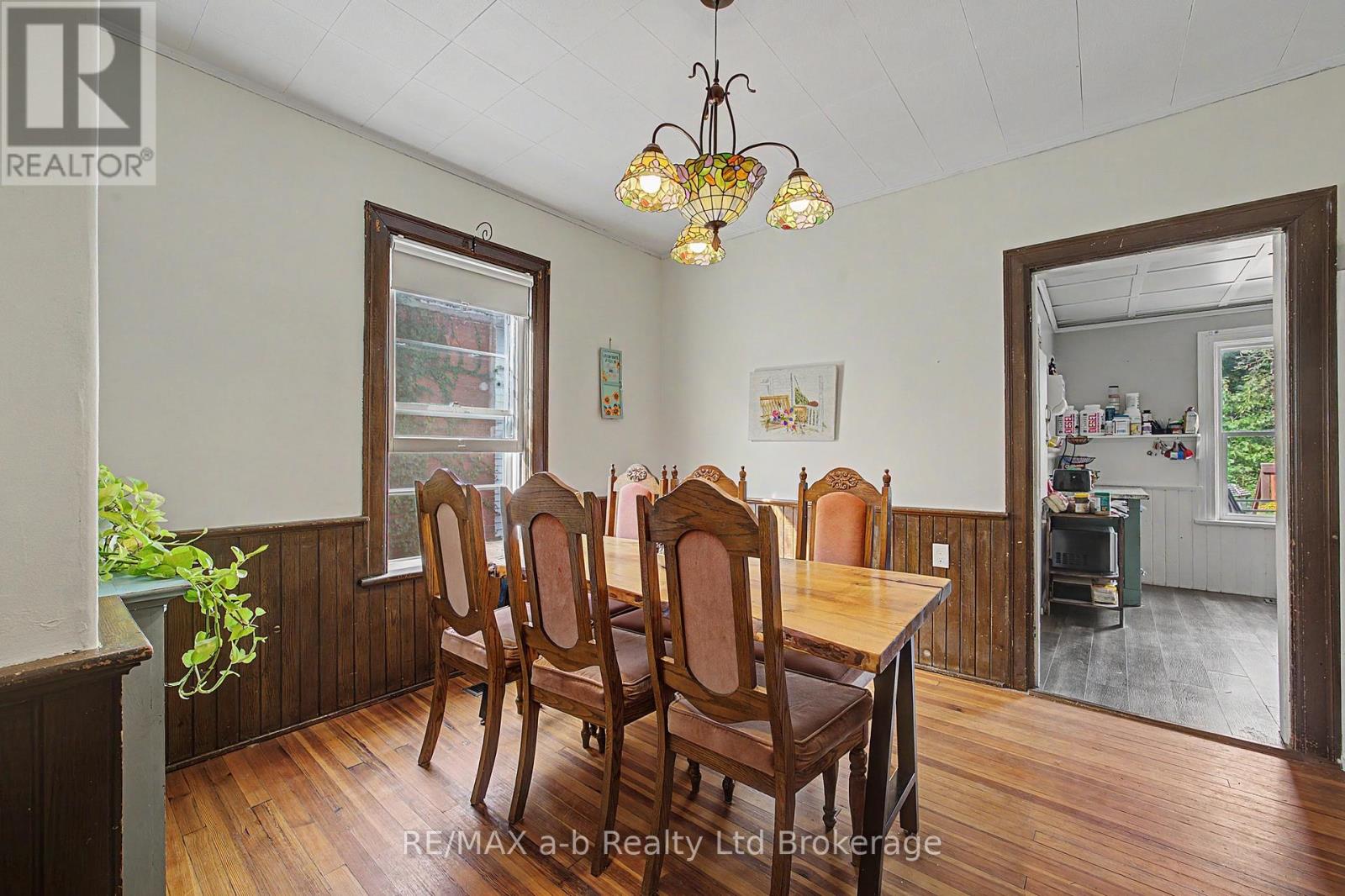 225 GRAHAM STREET, Woodstock (Woodstock - North) — photo 4