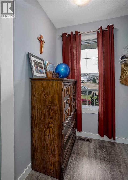 Listing photo – 3921 75 Street, Camrose