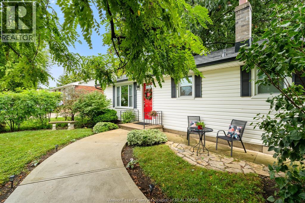 3274 Parkwood AVENUE - 2