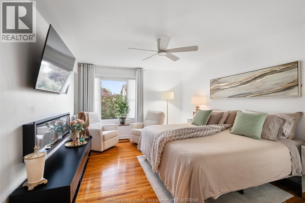 3274 Parkwood AVENUE - 21