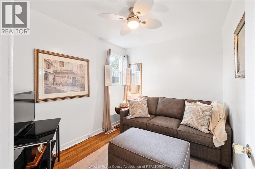 3274 Parkwood AVENUE - 27