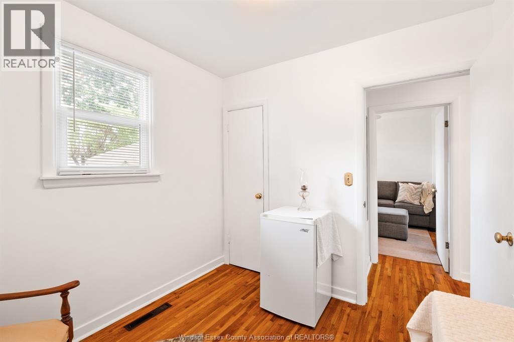 3274 Parkwood AVENUE - Image 28