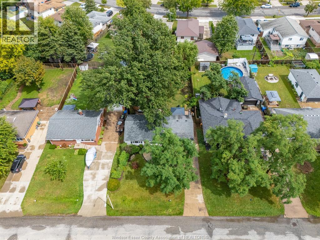 3274 Parkwood AVENUE - 3
