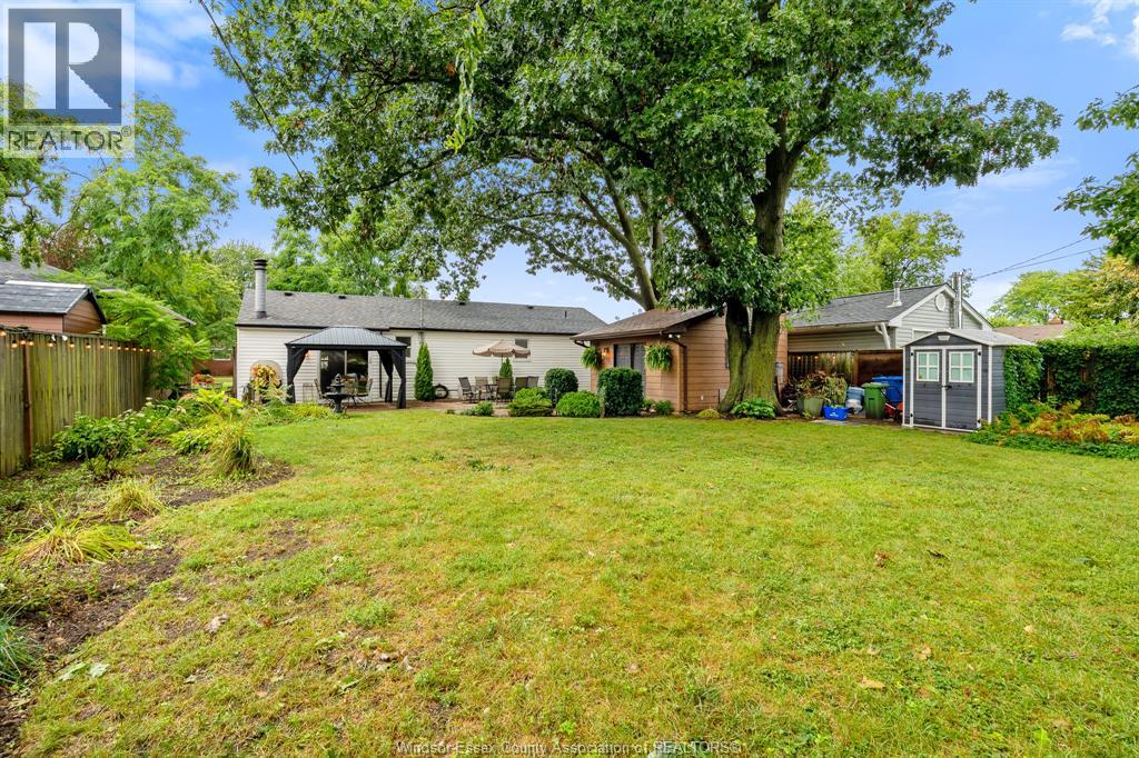 3274 Parkwood AVENUE - Image 31