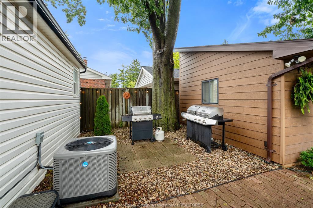 3274 Parkwood AVENUE - 40