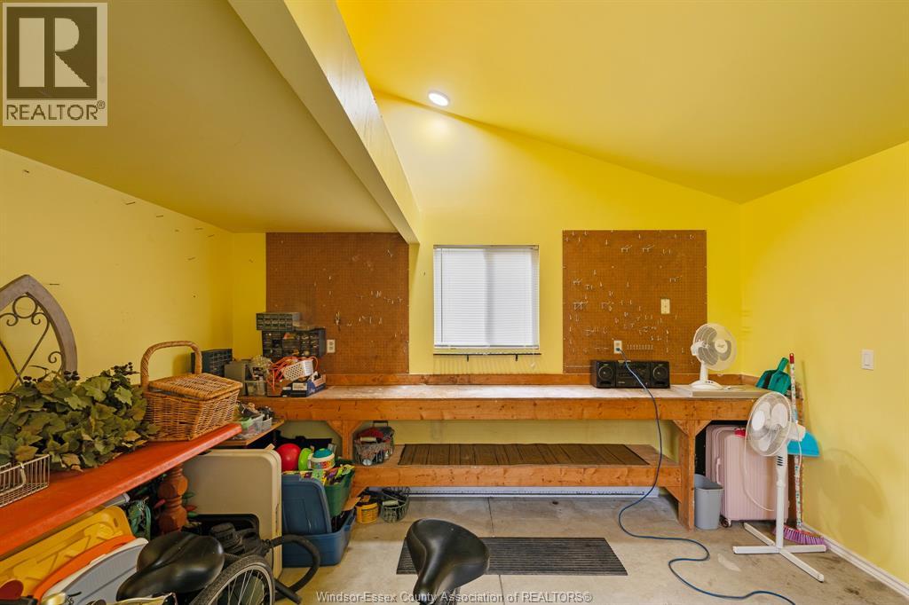 3274 Parkwood AVENUE - Image 42