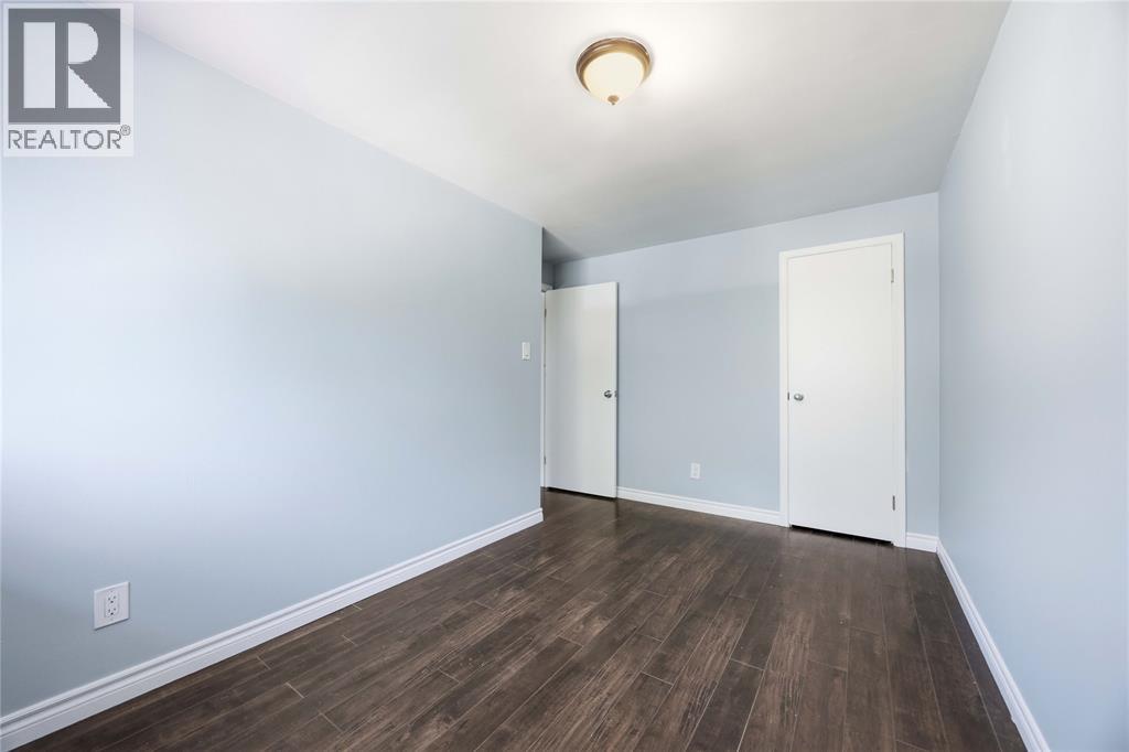 690 Kember Avenue — photo 15
