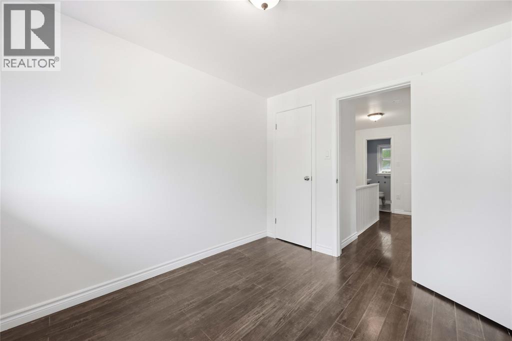 690 Kember Avenue — photo 17