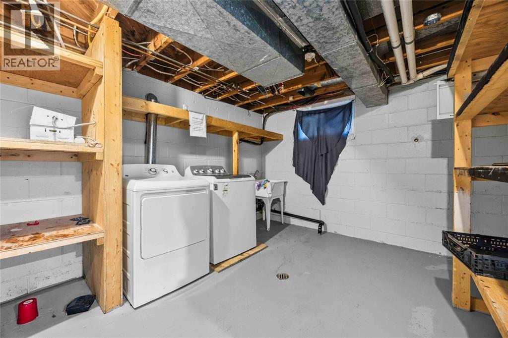 690 Kember Avenue — photo 22