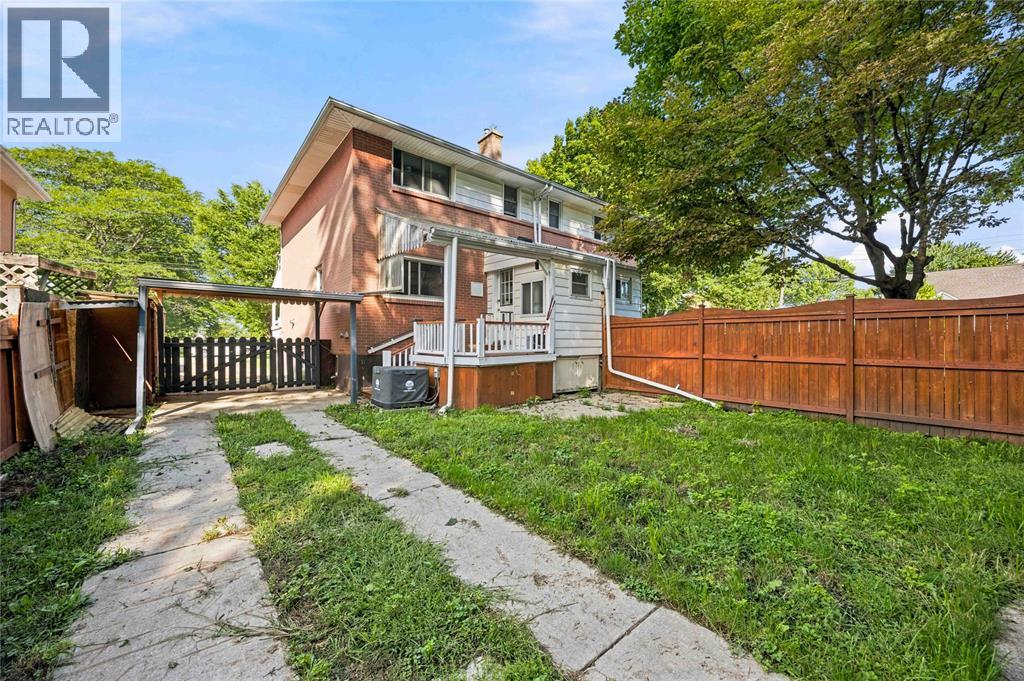 690 Kember Avenue — photo 27