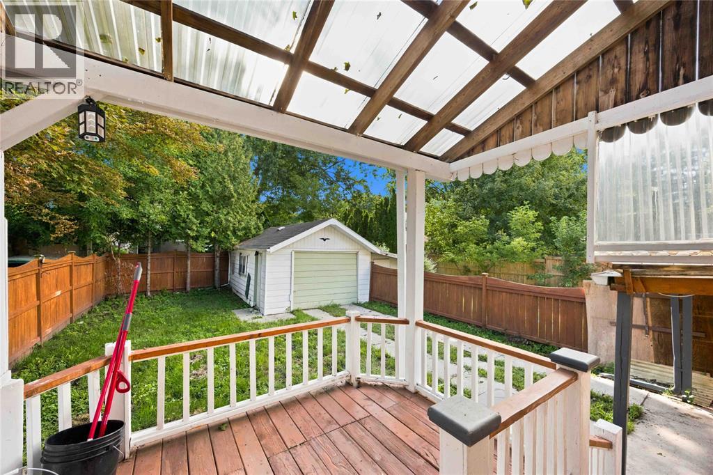 690 Kember Avenue — photo 29