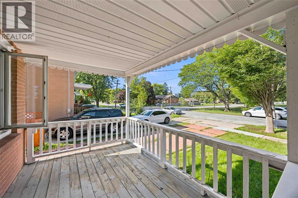 690 KEMBER AVENUE, Sarnia — photo 4
