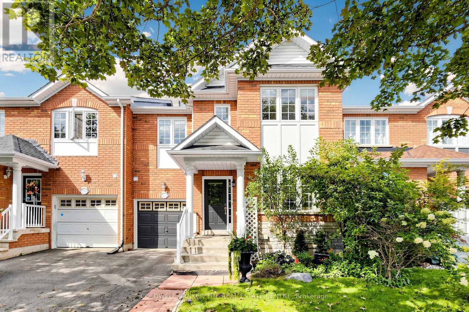 260 FLAGSTONE WAY, Newmarket (Woodland Hill) — photo 1