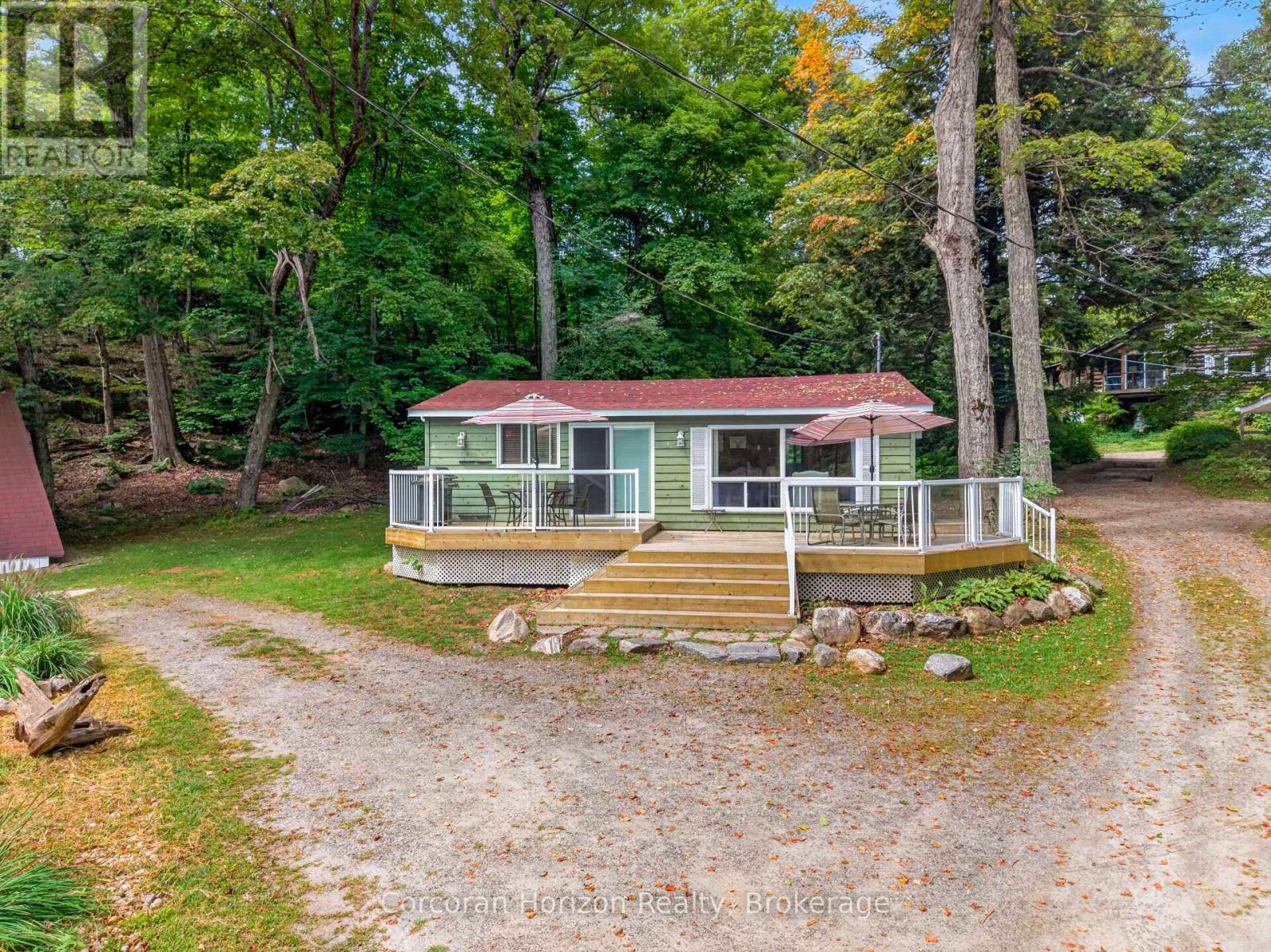 4 - 7 SILVER POINT ROAD, Seguin — photo 9